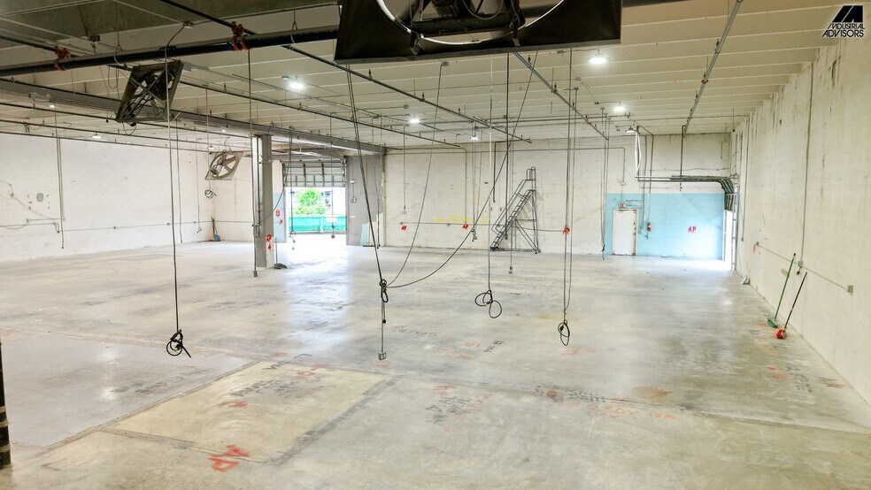 More Photos Of 16350 NW 48th Ave, Miami Warehouse For Lease