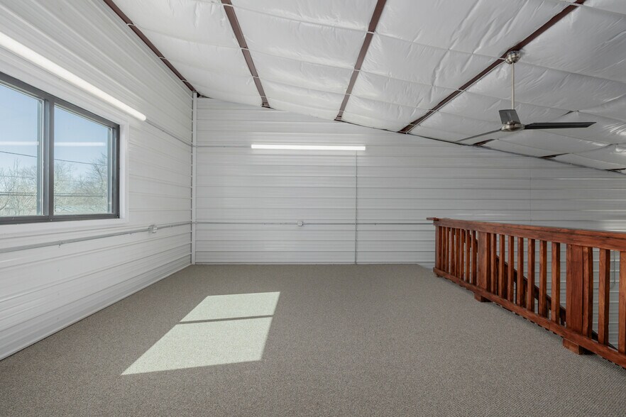 More Photos Of 560-580 Ames St, Lakewood Self Storage For Sale