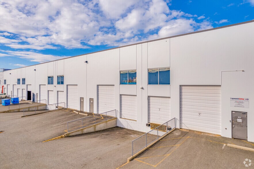 More Photos Of 19130 24 Av, Surrey Warehouse For Lease
