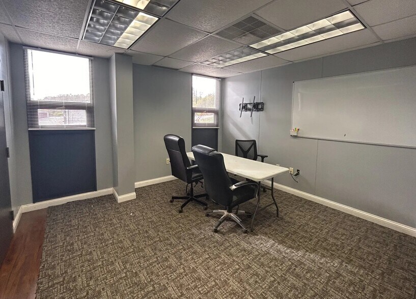 More Photos Of 10900 Loveland Madeira Rd, Loveland Warehouse For Lease