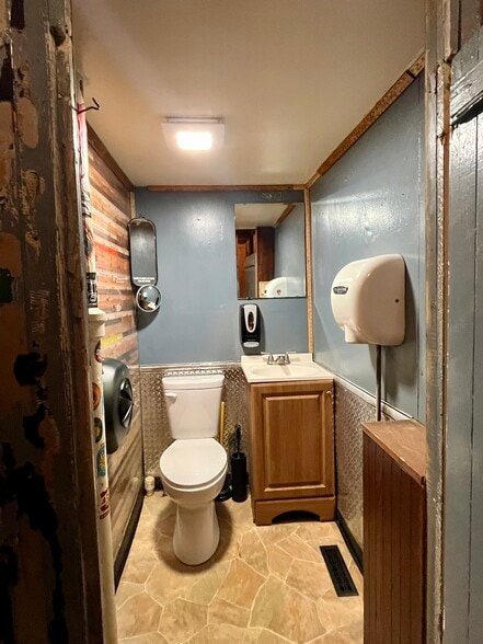 More Photos Of 202 S Broadway, Peru Storefront Retail Residential For Sale