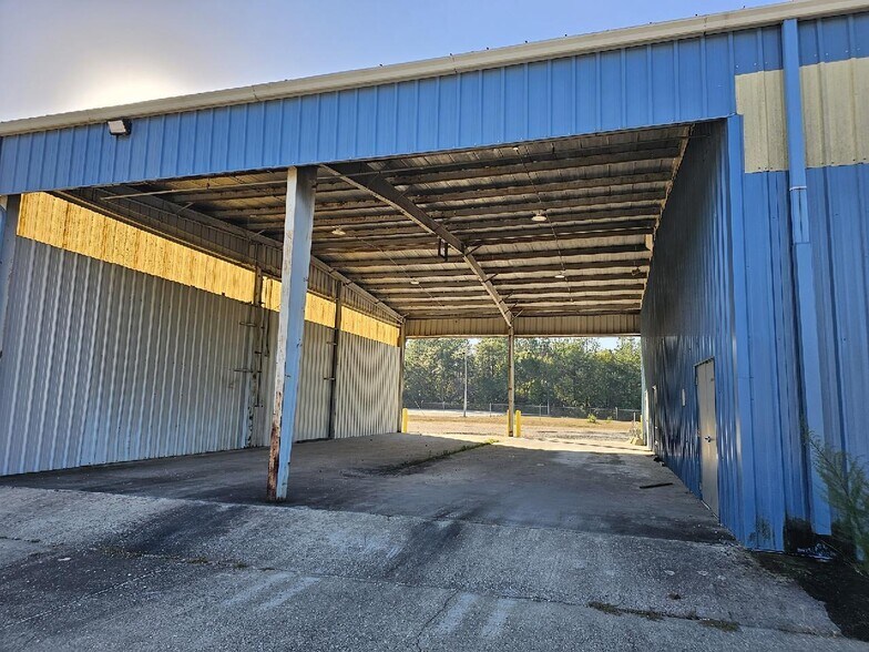 More Photos Of 4300 Highway 43, Mc Intosh Truck Terminal For Sale