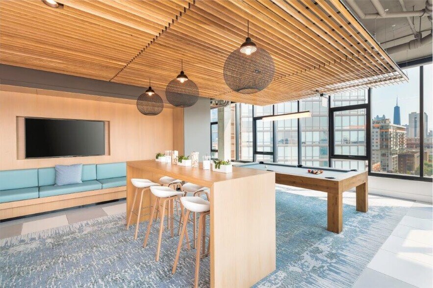 More Photos Of 730 N Milwaukee Ave, Chicago Apartments For Lease