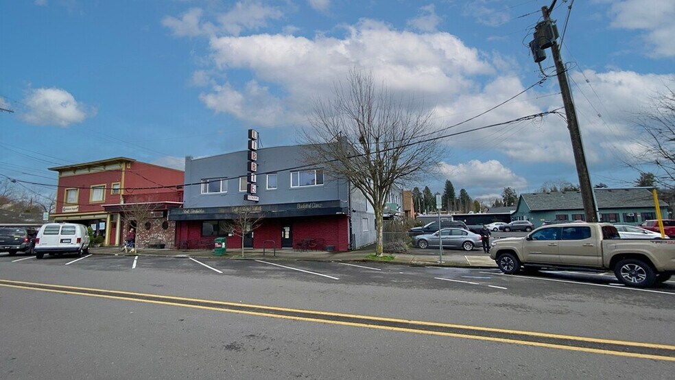 More Photos Of , Milwaukie General Retail For Sale