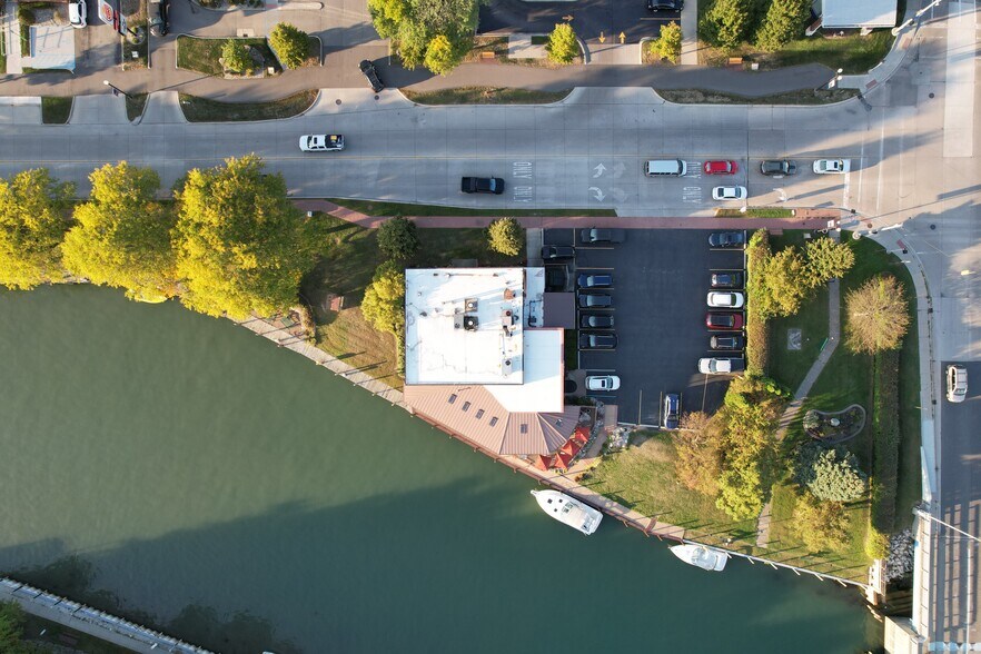 More Photos Of 119 Clinton Ave, Saint Clair Restaurant For Sale