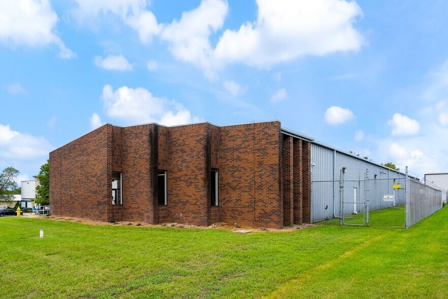 More Photos Of 2800 Diode Ln, Louisville Warehouse For Sale