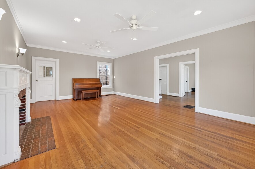 More Photos Of 3410 Austin St, Houston Office Residential For Lease