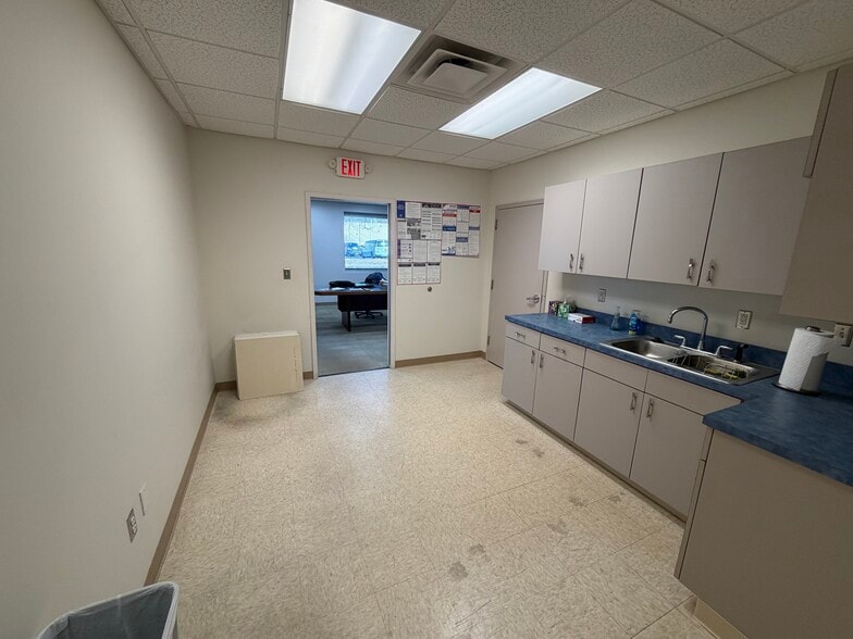 More Photos Of 5375 Henneman Dr, Norfolk Medical For Lease