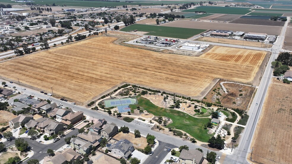 Primary Photo Of Walnut Ave, And 3rd Street, Greenfield Land For Sale