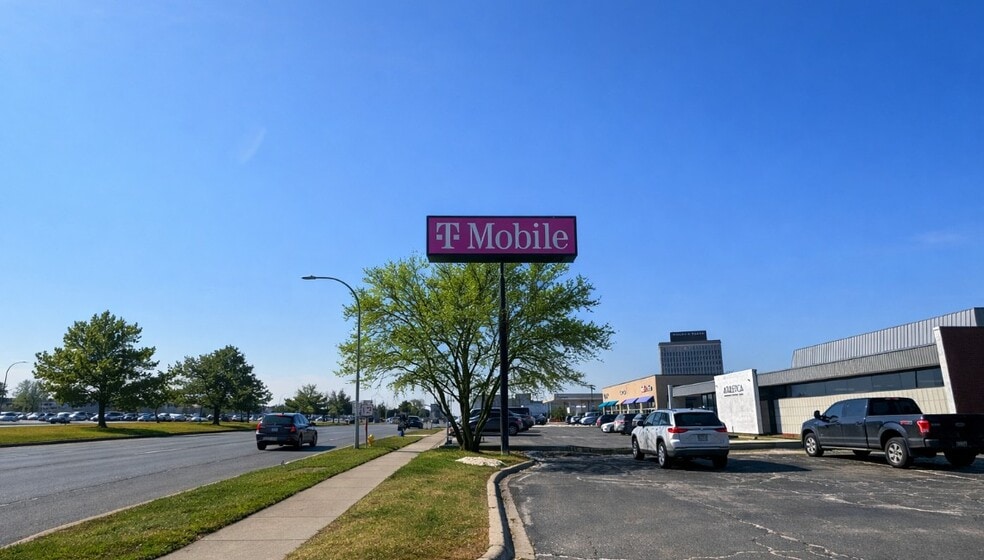 More Photos Of 23050 Michigan Ave, Dearborn Freestanding For Lease