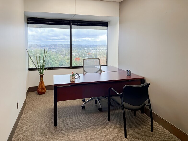 More Photos Of 651 Holiday Dr, Pittsburgh Coworking Space