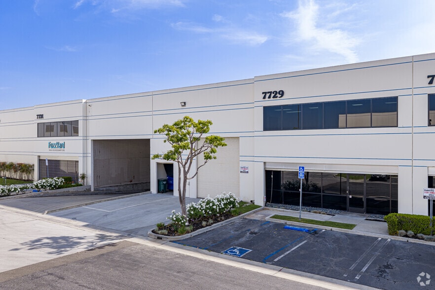 More Photos Of 7617-7621 Somerset Blvd, Paramount Unknown For Lease