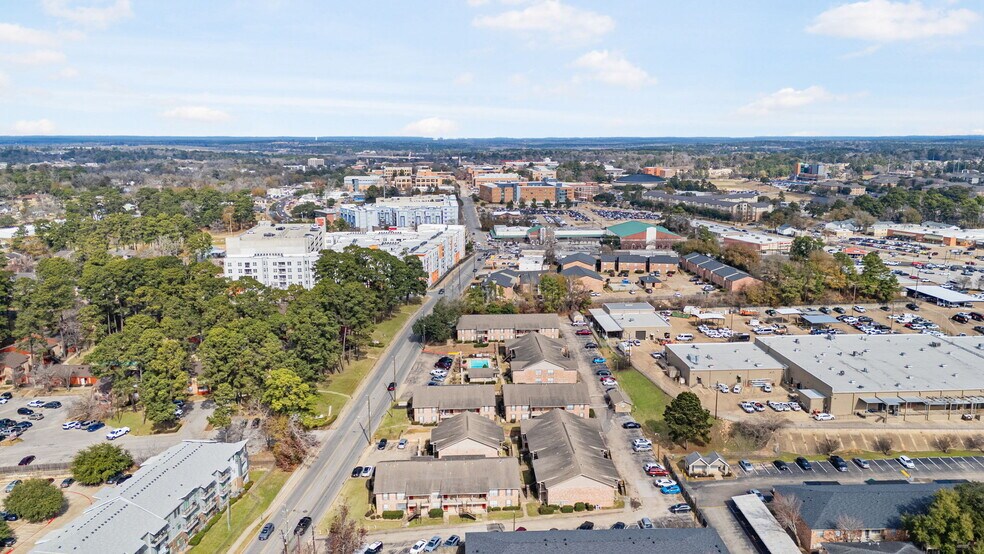 More Photos Of 2451 Lake Rd, Huntsville Apartments For Sale