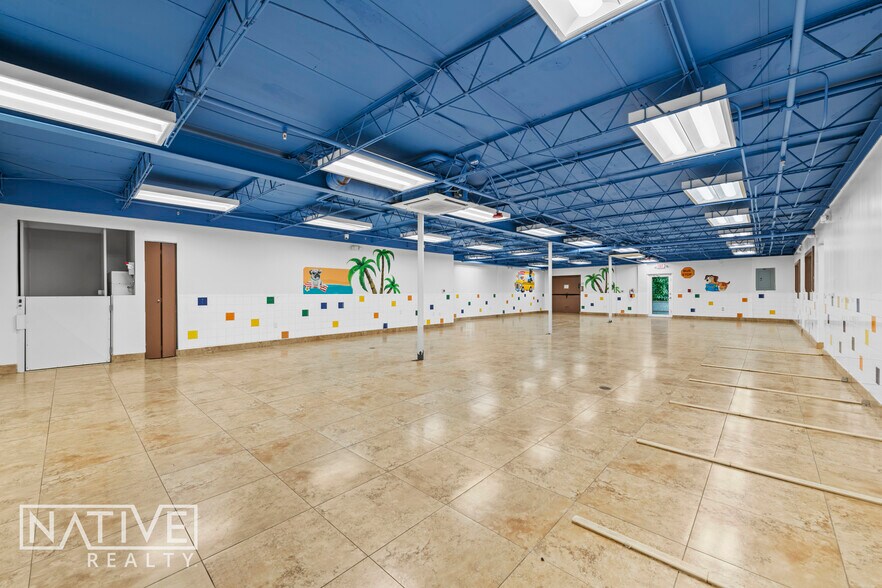 More Photos Of 311-313 E Hallandale Beach Blvd, Hallandale Beach Freestanding For Lease