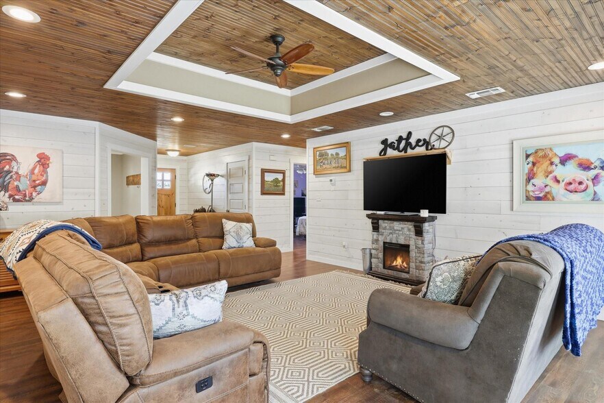 More Photos Of 8980 County Road 156, Bluff Dale Land For Sale