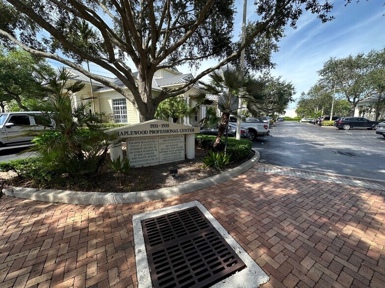 Primary Photo Of 1935 Commerce Ln, Jupiter Office For Lease
