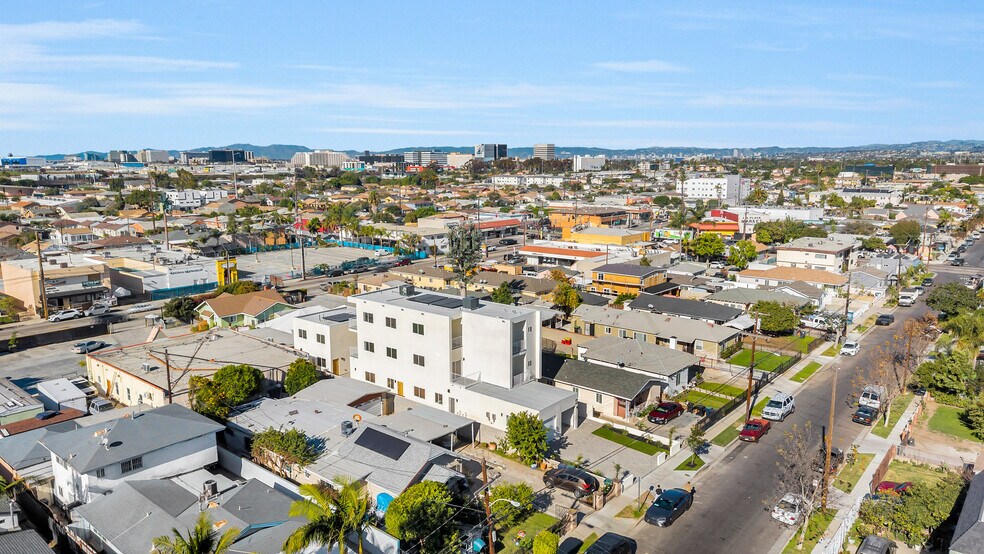 More Photos Of 10905 Dalerose Ave, Inglewood Multifamily For Sale