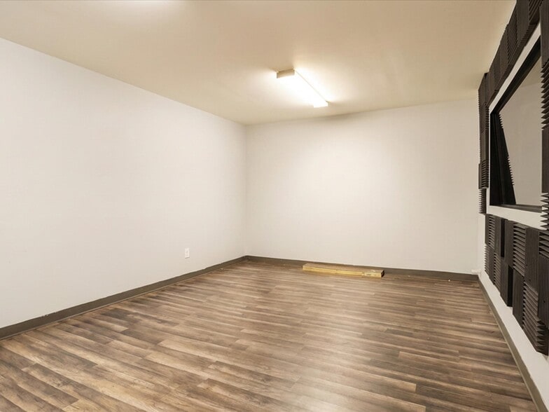 More Photos Of 151 E O St, Purcellville Office For Lease