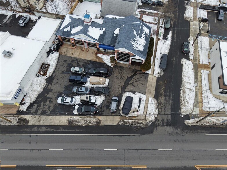 More Photos Of 815 Old Country Rd, Westbury Auto Repair For Sale