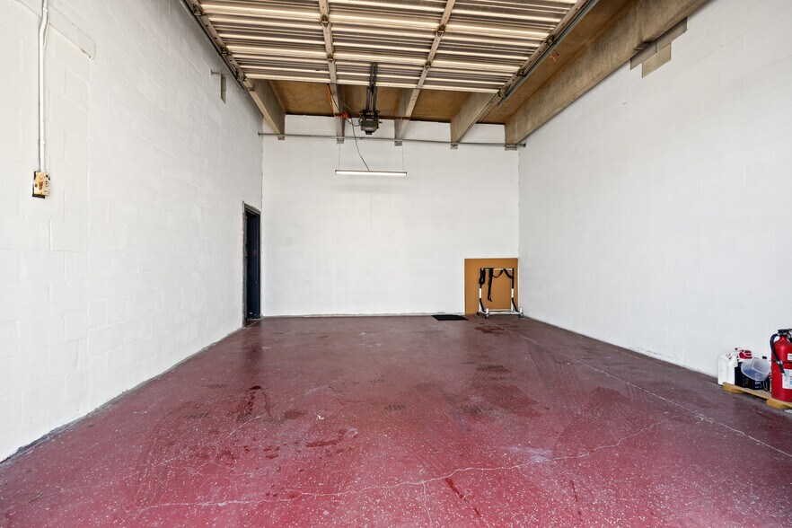 More Photos Of 974 S Nova Rd, Ormond Beach Industrial For Sale