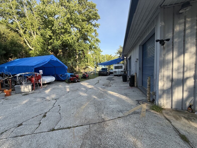 More Photos Of 5508 Benchmark Ln, Sanford Warehouse For Sale