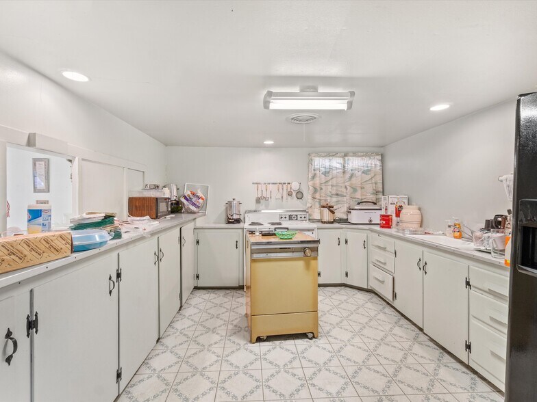 More Photos Of 307 Broadnax St, Daingerfield Religious Facility For Sale