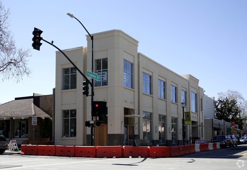 More Photos Of 1393 N Broadway, Walnut Creek General Retail For Lease