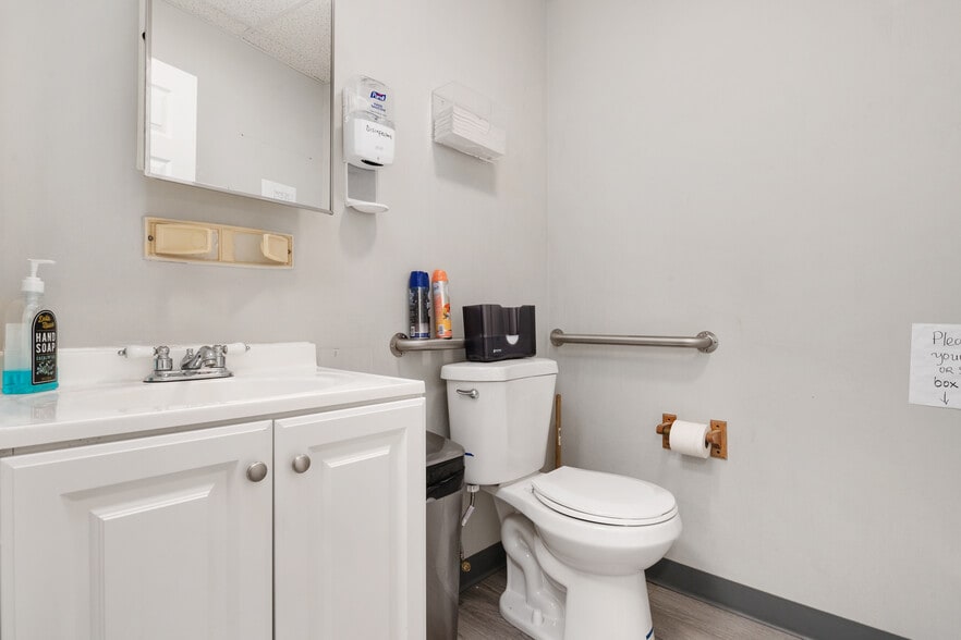 More Photos Of 10294-10300 Baltimore National Pike, Ellicott City Office For Sale