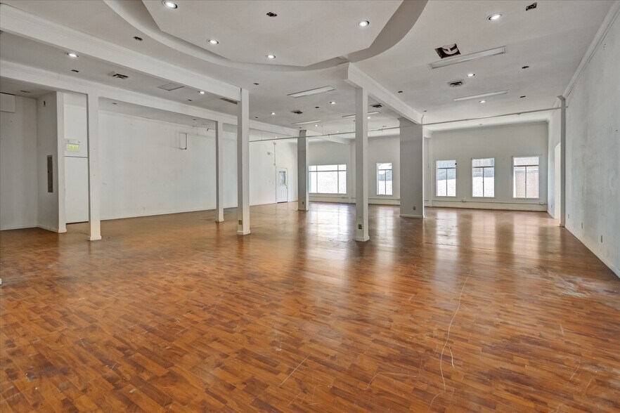 More Photos Of 601-625 Grant Ave, San Francisco Storefront Retail Office For Lease