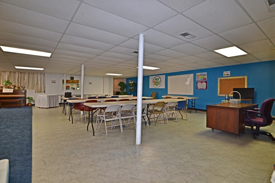 More Photos Of 1248 Mt Vernon Ave, Columbus Religious Facility For Lease