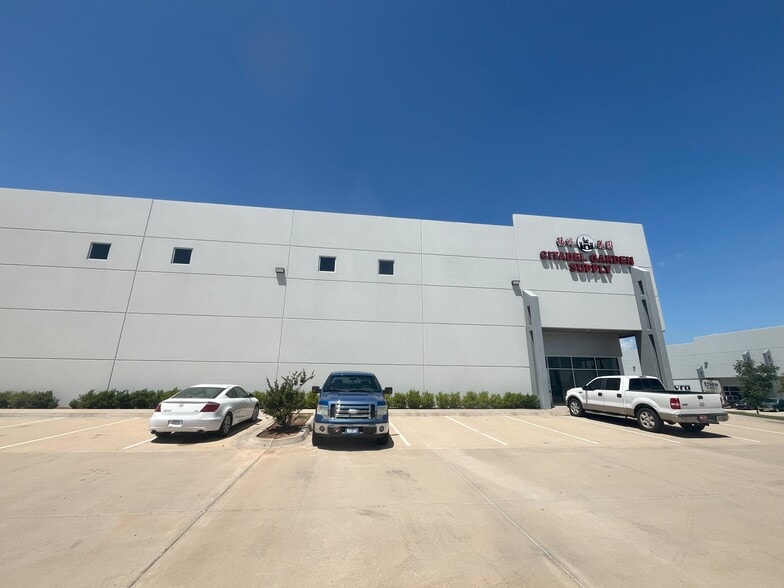 More Photos Of 4700 SW 25th Cir, Oklahoma City Warehouse For Lease
