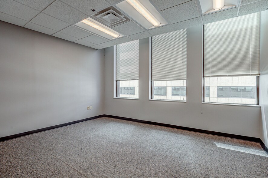 More Photos Of 35 E 7th St, Cincinnati Office For Lease