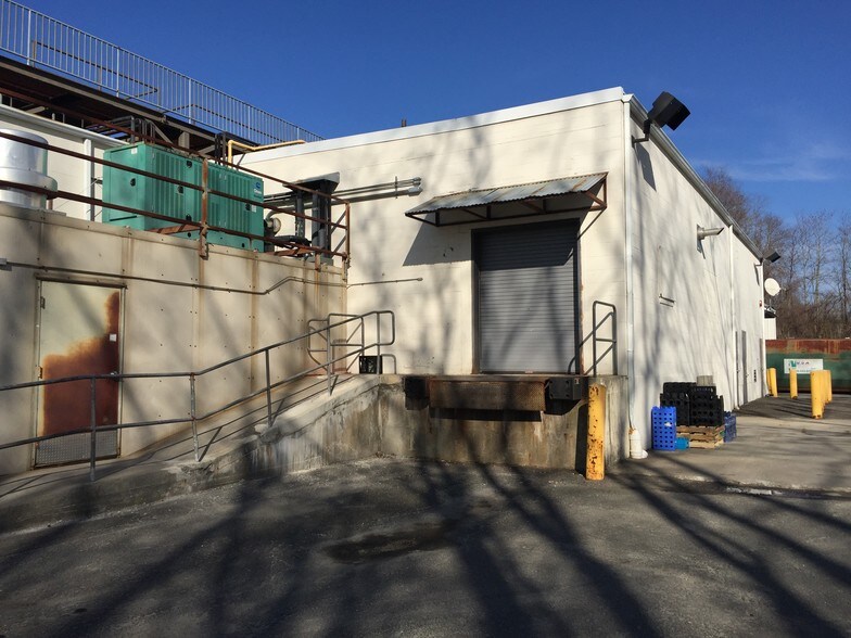 More Photos Of 331 West St, Litchfield General Retail For Lease