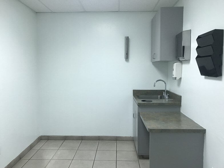 More Photos Of 1310 W St Marys Rd, Tucson Medical For Lease