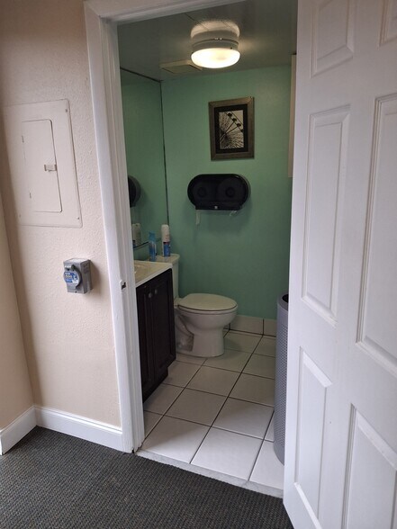 More Photos Of 6620 Lake Worth Rd, Lake Worth Medical For Lease