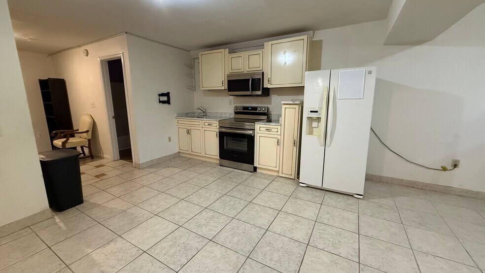 More Photos Of 5212 Astor Pl SE, Washington Assisted Living For Lease