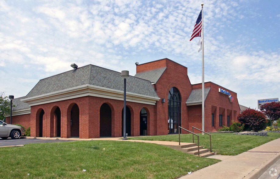 More Photos Of 311 S Main St, O'Fallon Office For Lease