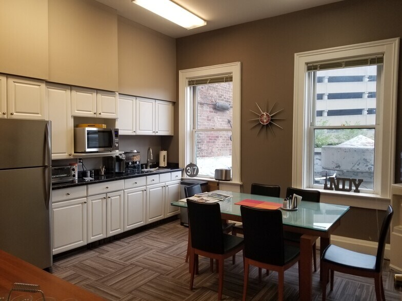 More Photos Of 318-334 Massachusetts Ave, Indianapolis Storefront Retail Office For Lease