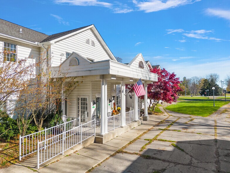 Primary Photo Of 9334 North River Rd, Algonac Congregate Senior Housing For Sale