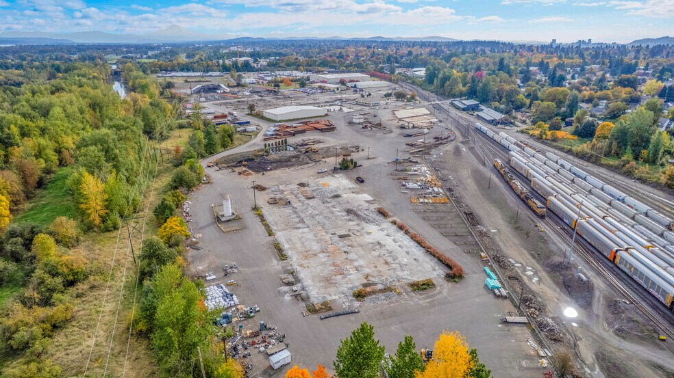 More Photos Of 10425 N Bloss Ave, Portland Land For Lease