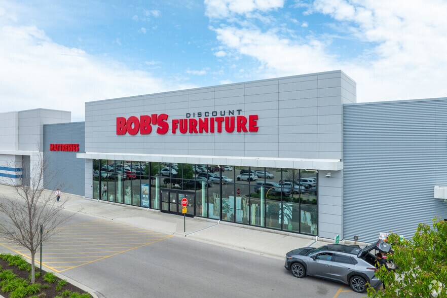 More Photos Of 4211 N Harlem Ave, Norridge Department Store For Lease