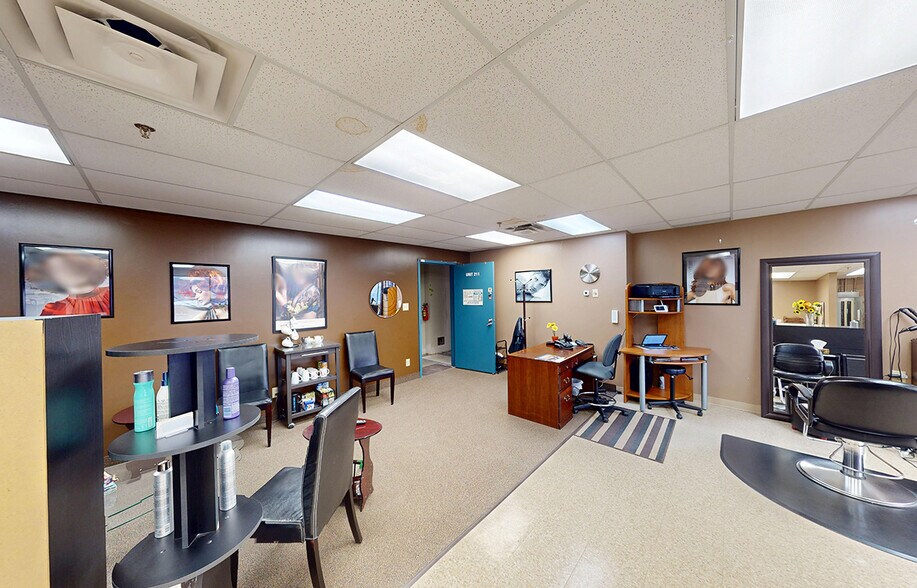 More Photos Of 1375 Mcphillips St, Winnipeg Storefront For Lease