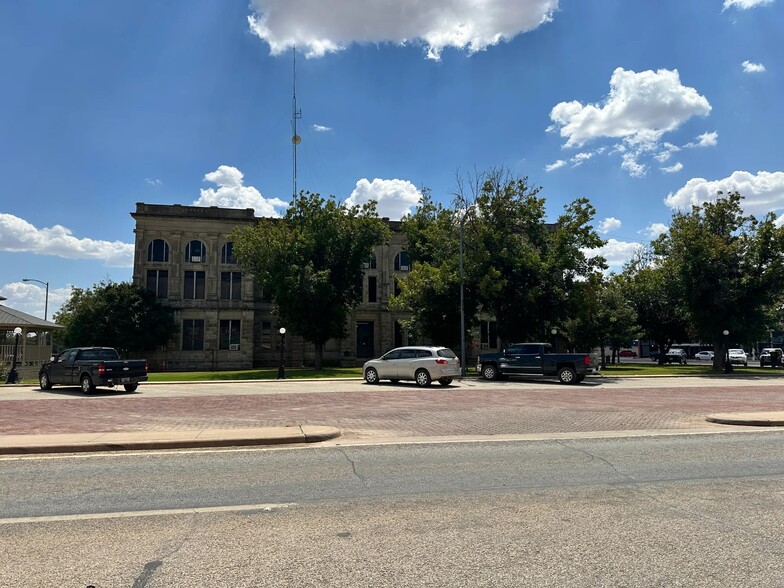 More Photos Of 410 N 1st St, Haskell Office For Sale