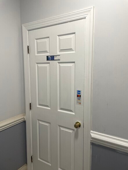 More Photos Of 1344-1346 Ashley Sq, Winston-Salem Office Residential For Lease