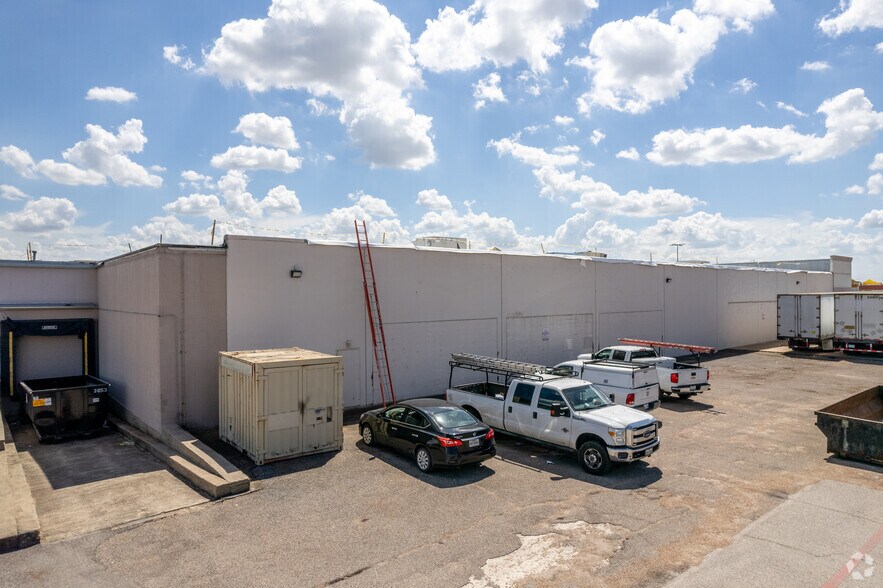 More Photos Of 4200 Pasadena Blvd, Pasadena Storefront For Lease