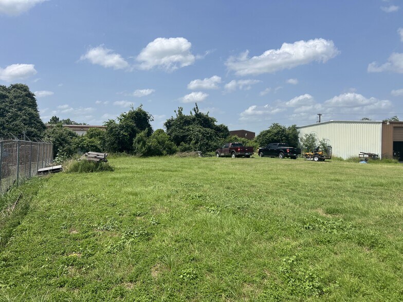 More Photos Of 1575 Highway 290 W, Brenham Industrial For Lease