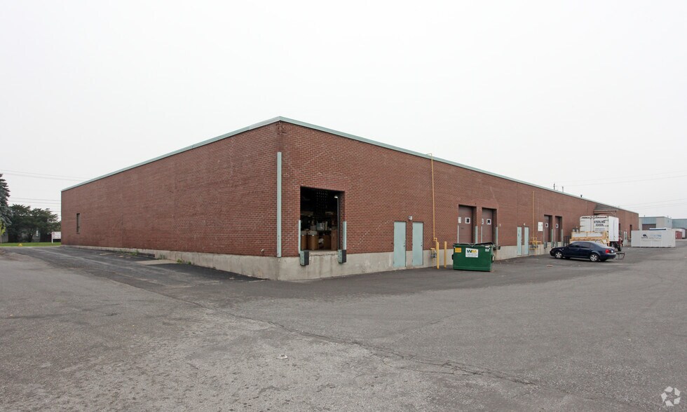 More Photos Of 125 Martin Ross Ave, Toronto Manufacturing For Lease