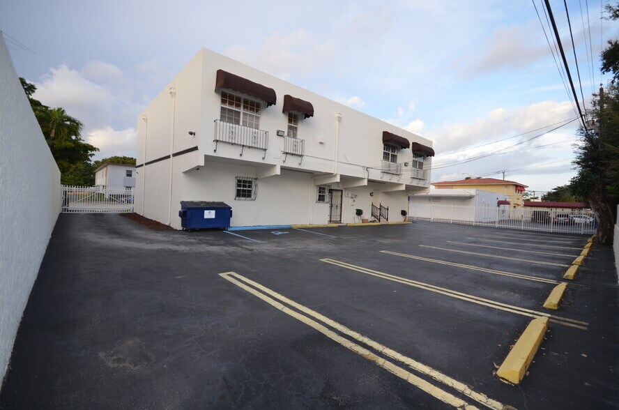 More Photos Of 3940 W Flagler St, Coral Gables Medical For Sale