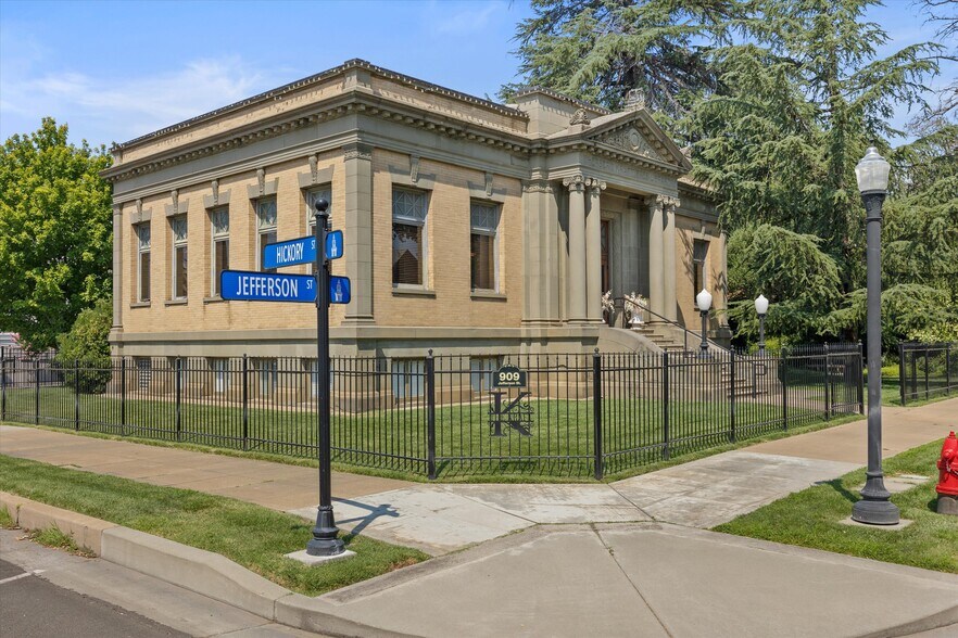 More Photos Of 909 Jefferson St, Red Bluff Specialty For Sale
