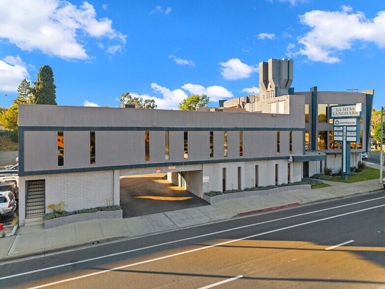 More Photos Of 7484 University Ave, La Mesa Office For Sale